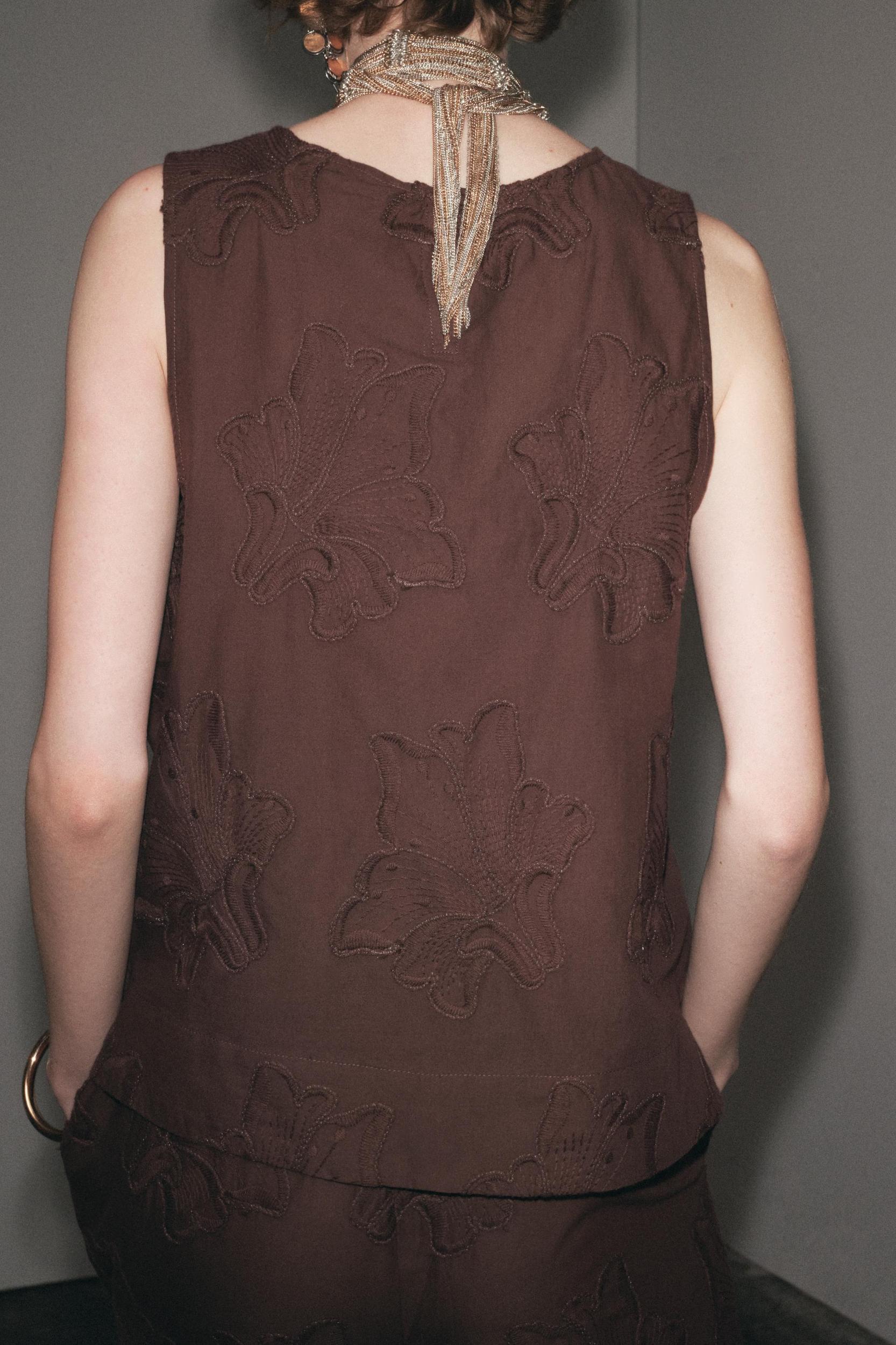 ZW COLLECTION EMBROIDERED TOP Product Image