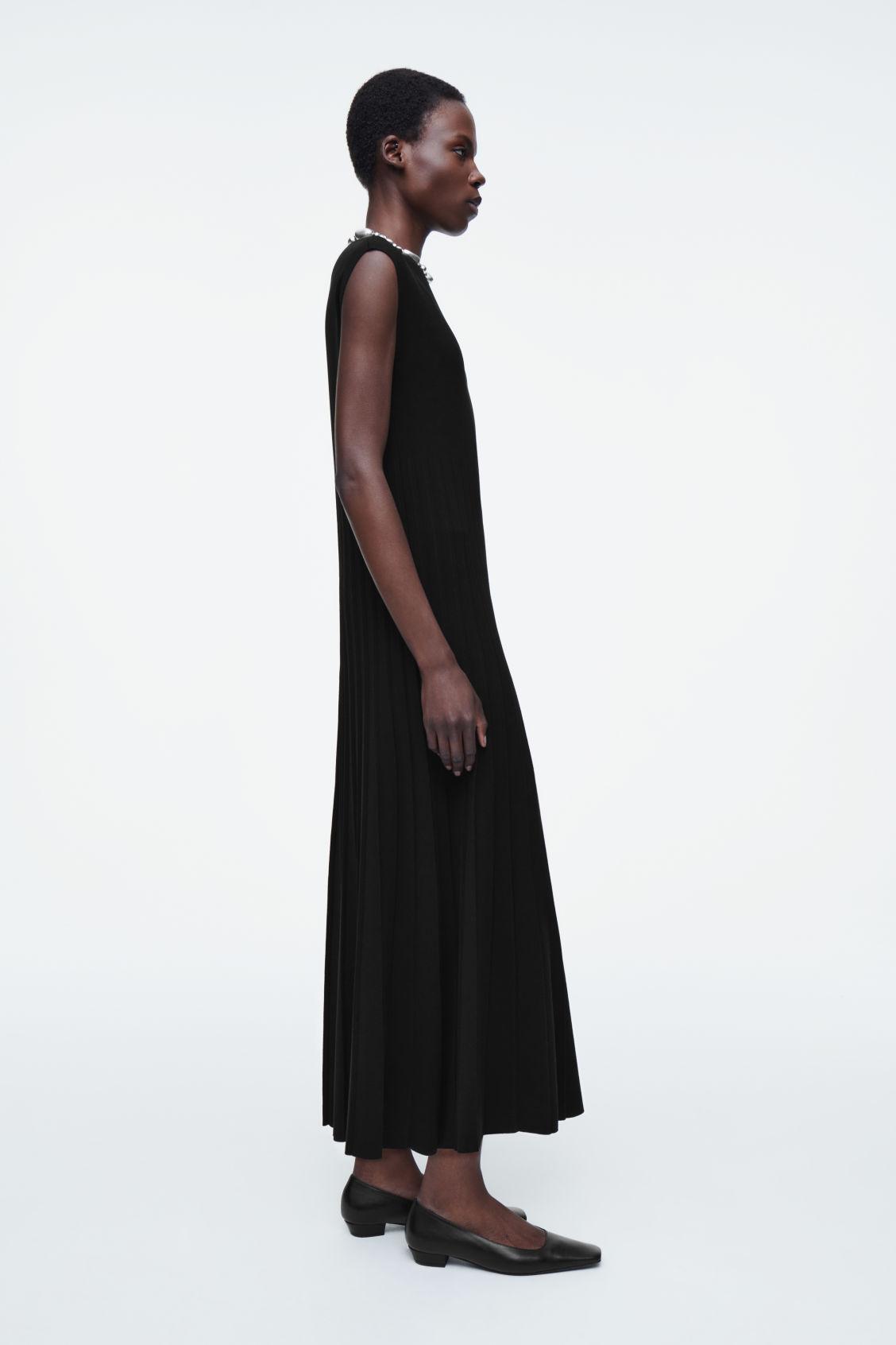 KNITTED PLEATED MAXI DRESS Product Image