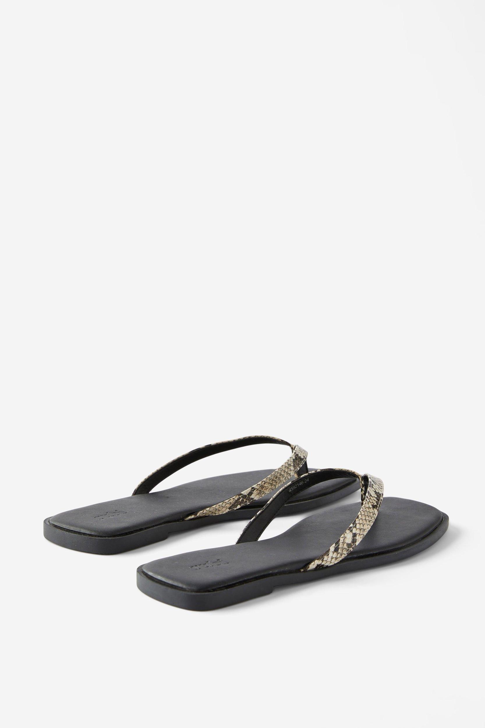 Byron Slide Product Image
