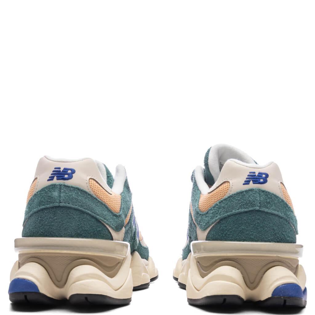 9060 - New Spruce/Peach Blossom/Team Royal Male Product Image