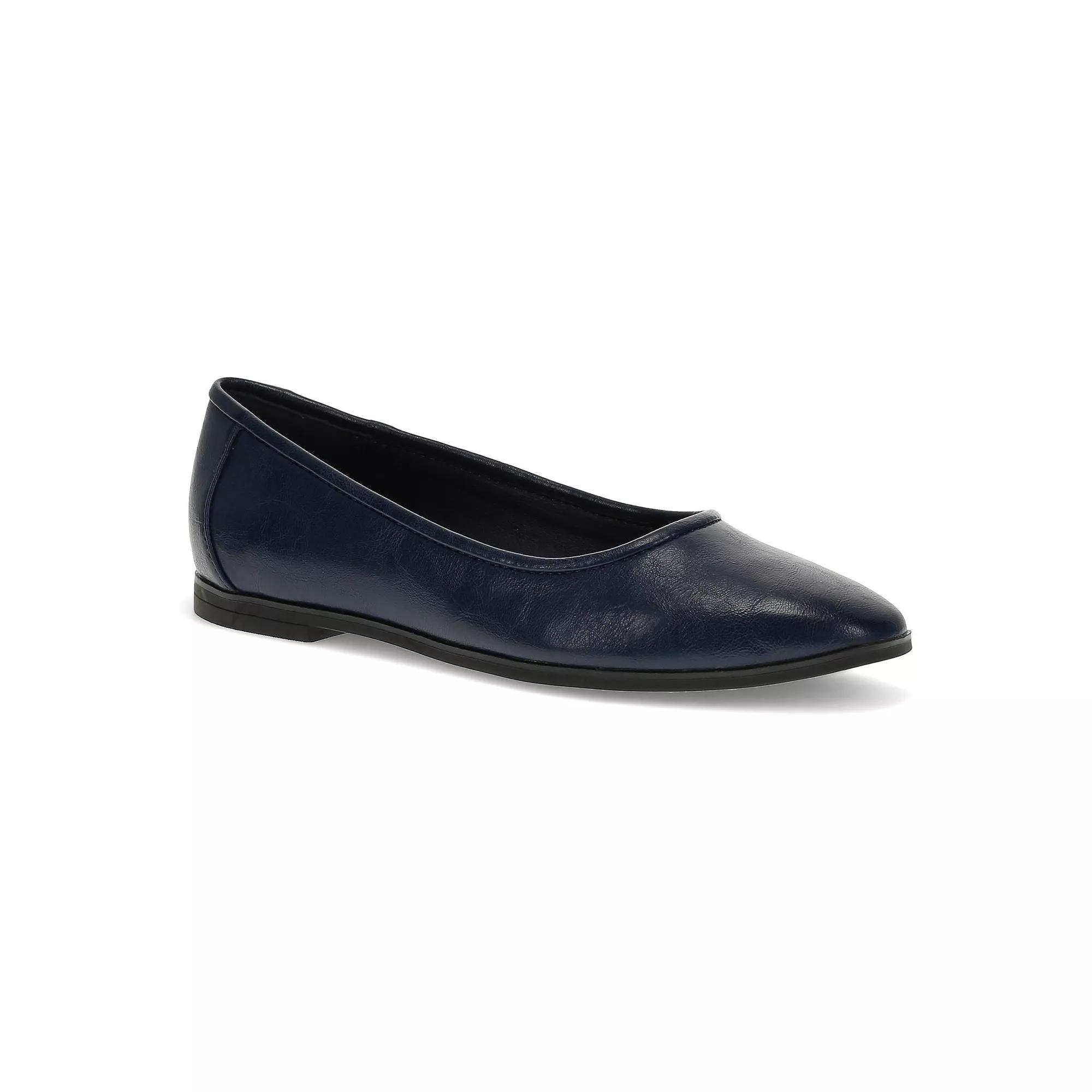 Baretraps Tania Womens Casual Flats Product Image