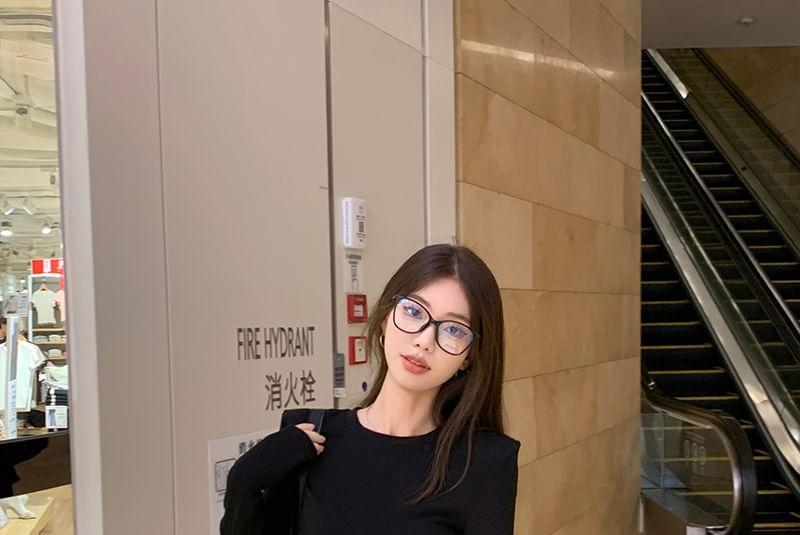 Long-Sleeve Round Neck Plain Crop Tee / High Rise Wide Leg Pants Product Image