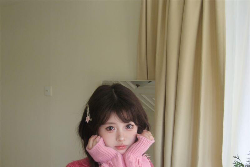 V-Neck Gradient Fringed Sweater Product Image