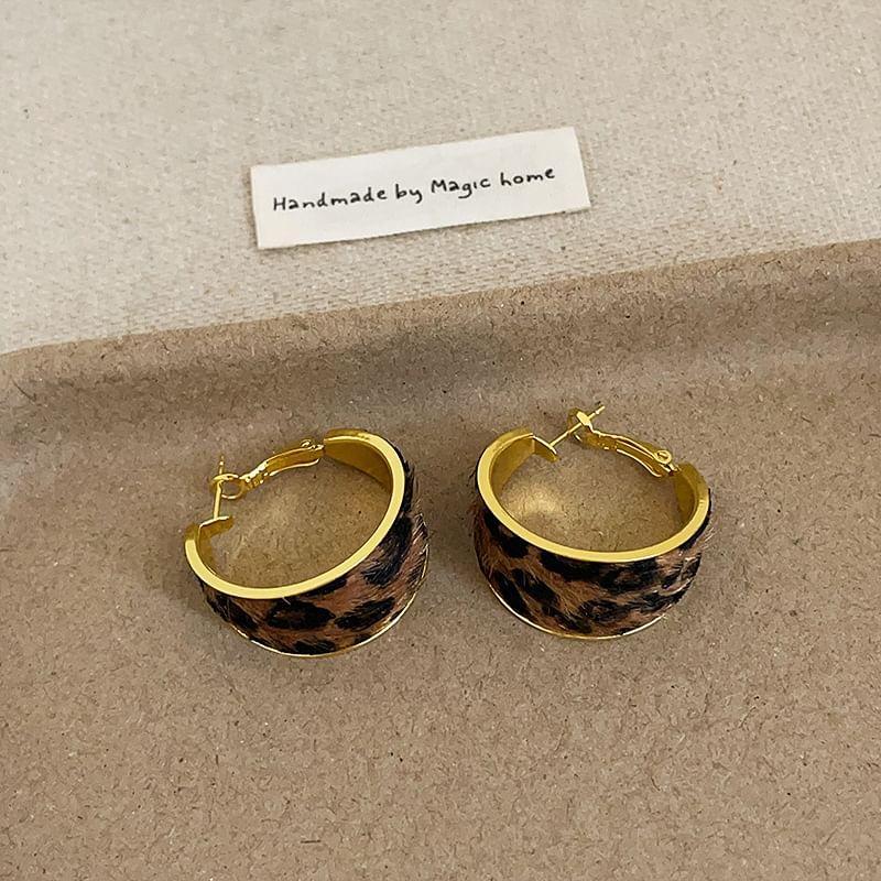 925 Sterling Silver Leopard Print Hoop Earring Product Image