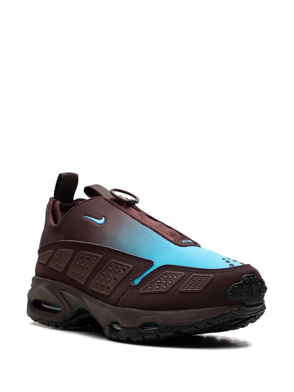 NIKE Air Max Sunder Sneaker In Red Product Image
