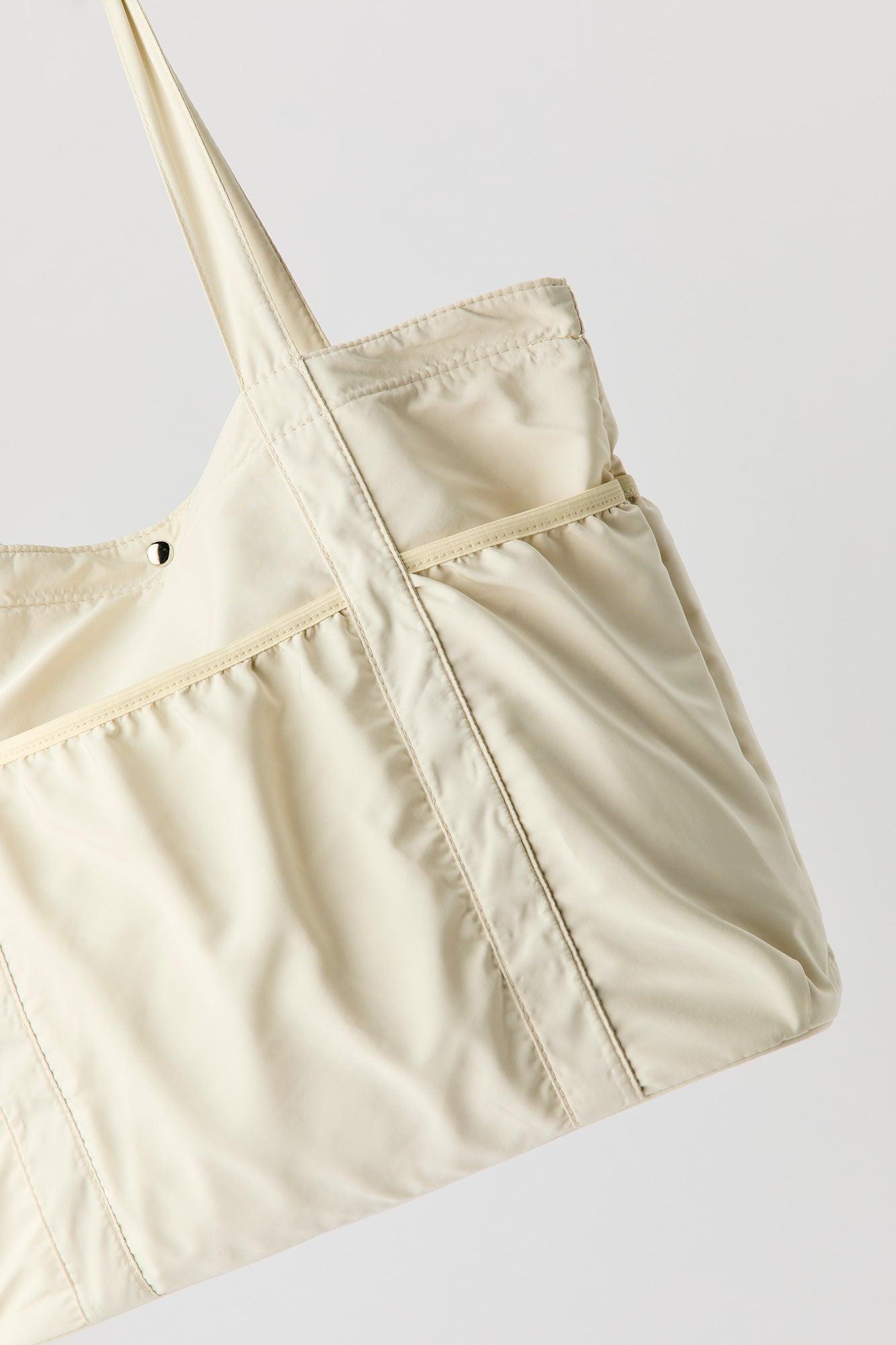 Utility Tote Bag Female Product Image