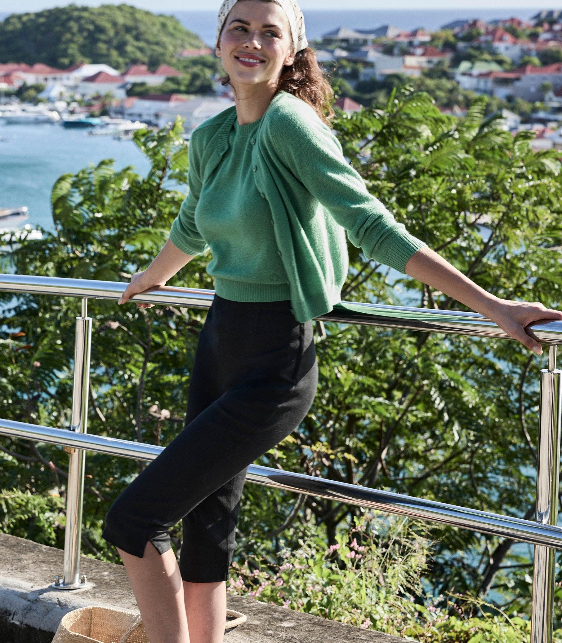 LULA CAPRI PANT -- BLACK Product Image