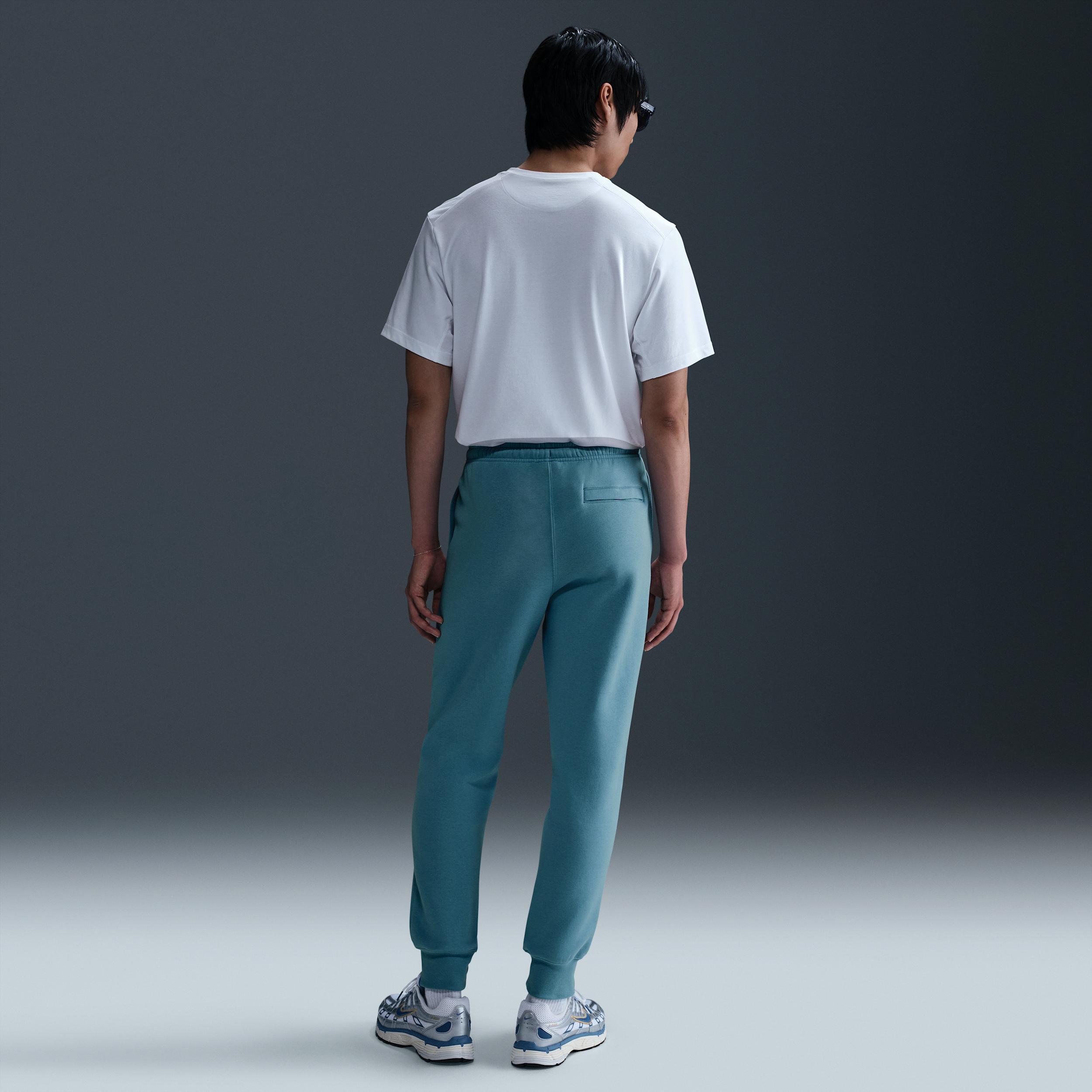 Nike Club Men's Joggers Product Image