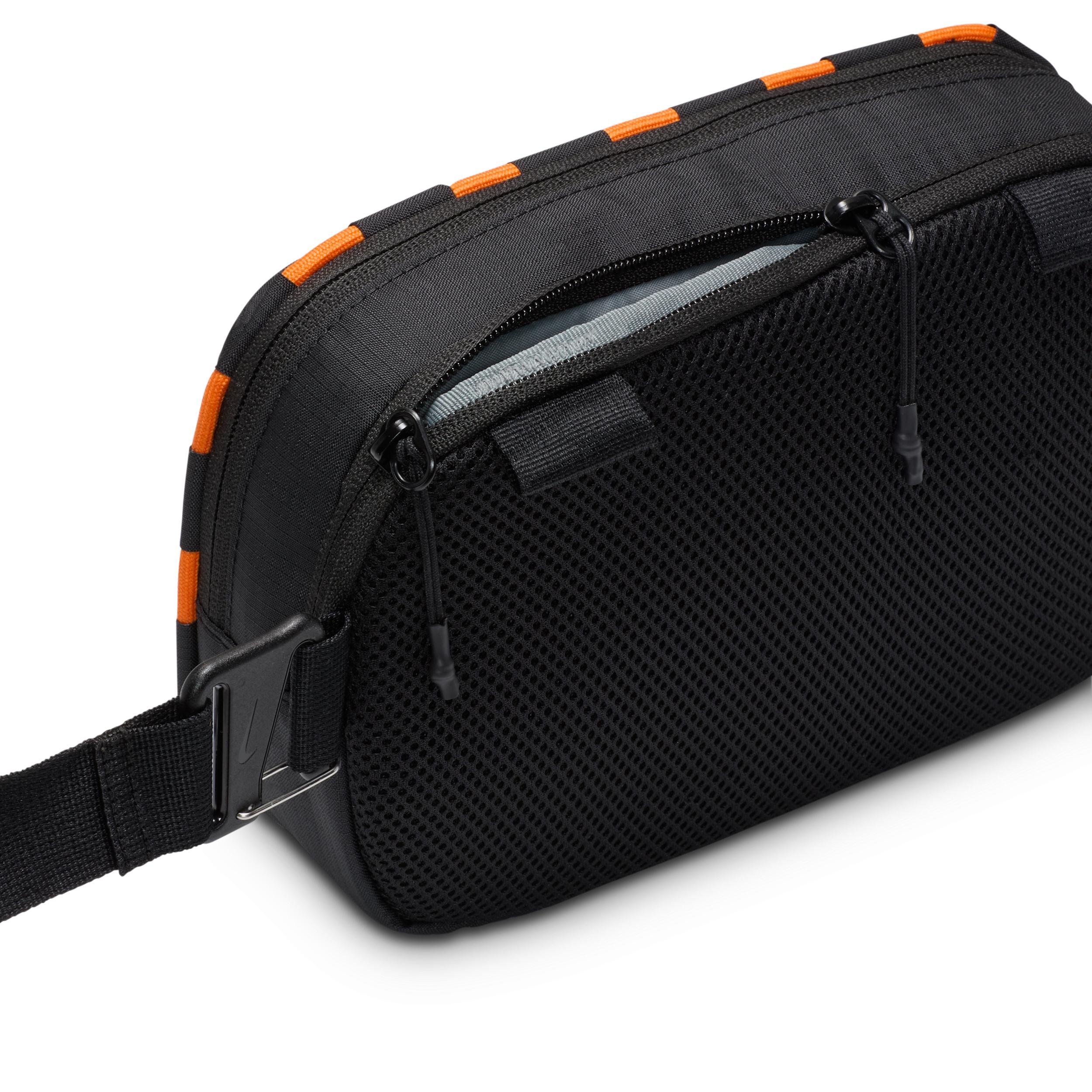 Nike Hayward Patrol Crossbody Bag (4L) Product Image