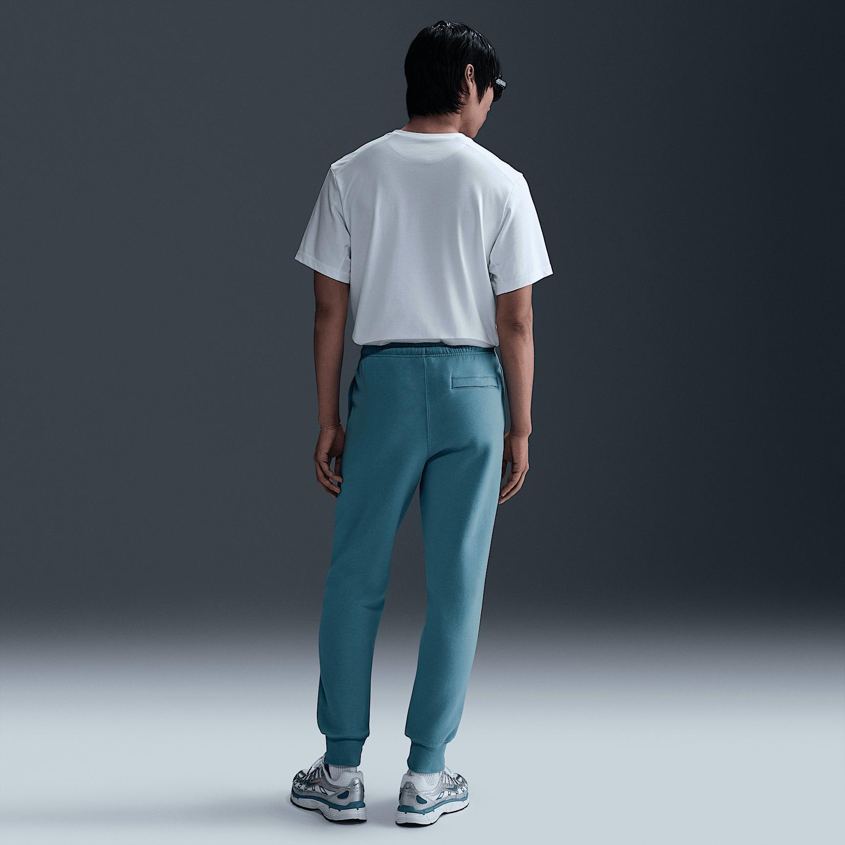Nike Club Men's Joggers Product Image