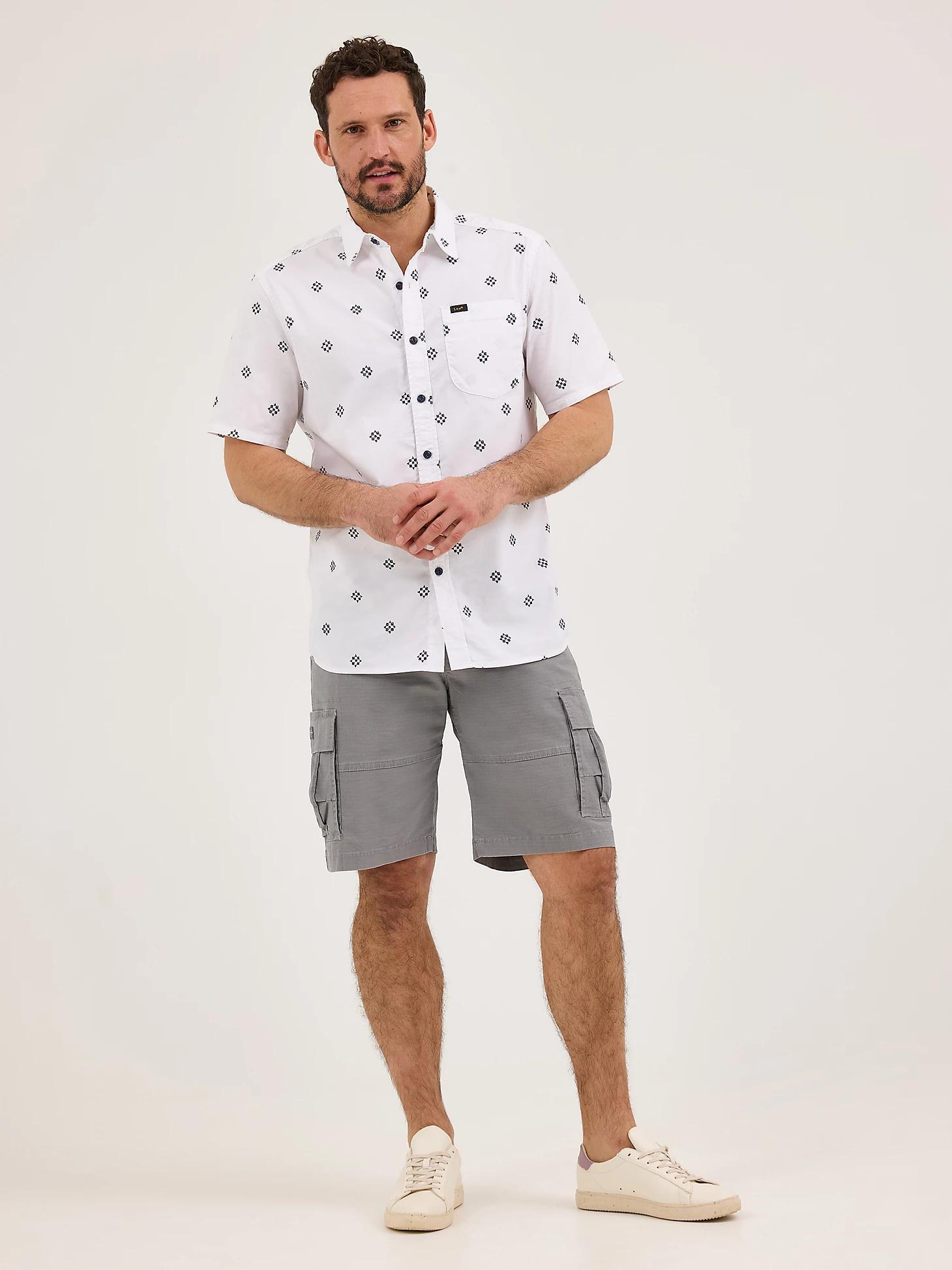 Men's Extreme Motion All Purpose Short Sleeve Print Button Down Shirt | Men's Tops & Tees | Lee® Product Image