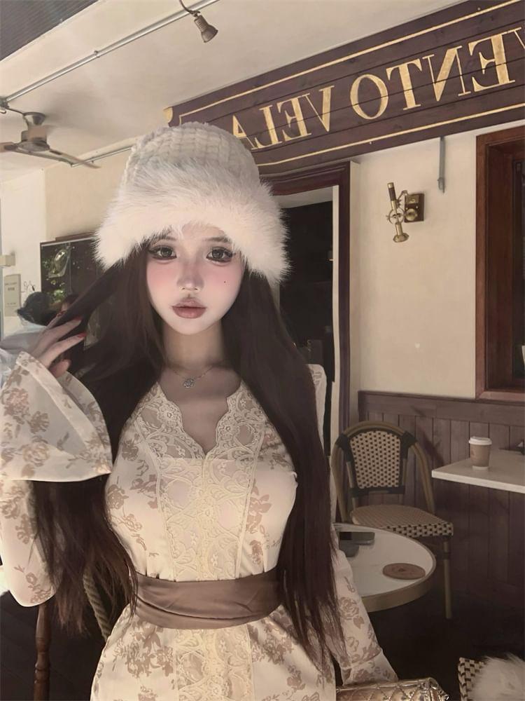 Long-Sleeve V-Neck Lace Mini Bodycon Dress Product Image
