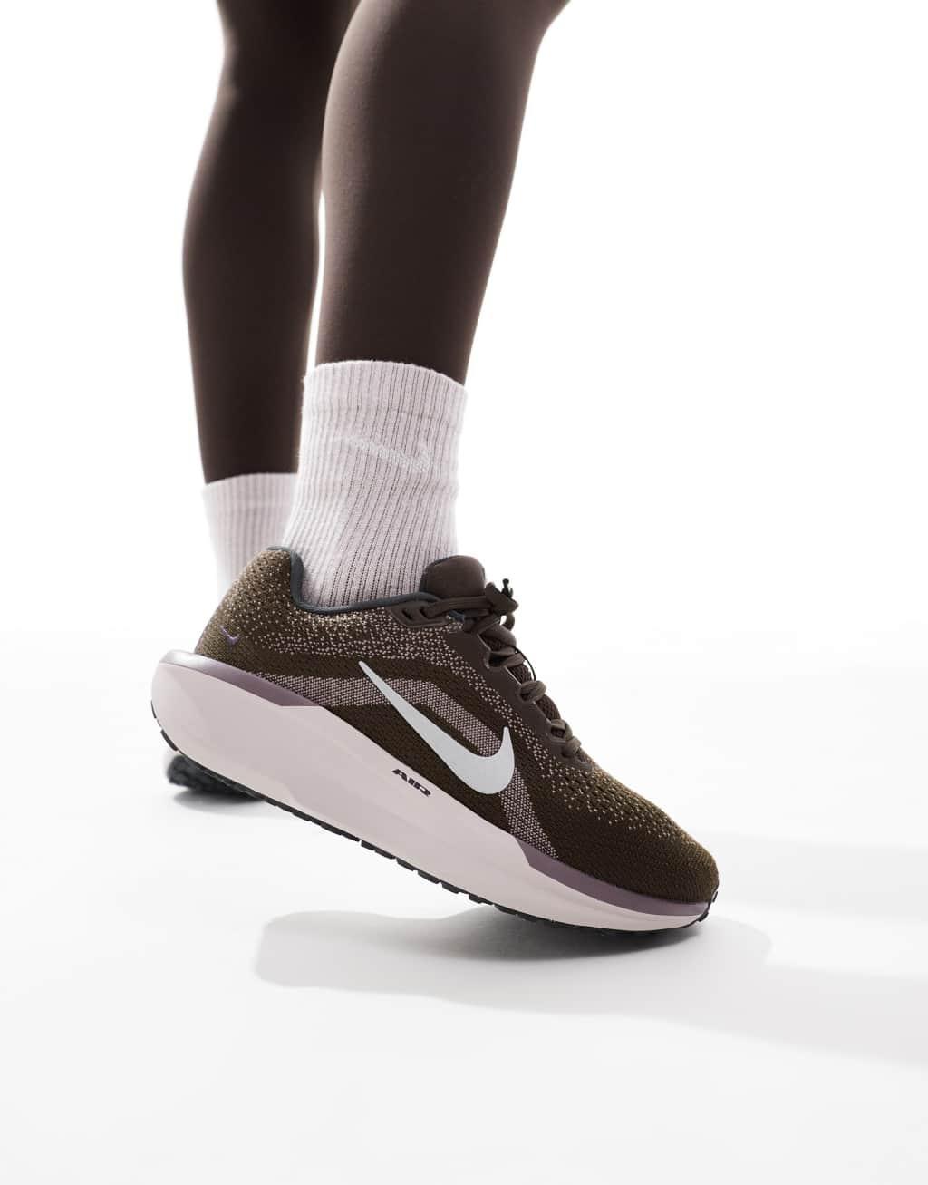 Nike Running Winflo 11 sneakers in brown and silver Product Image