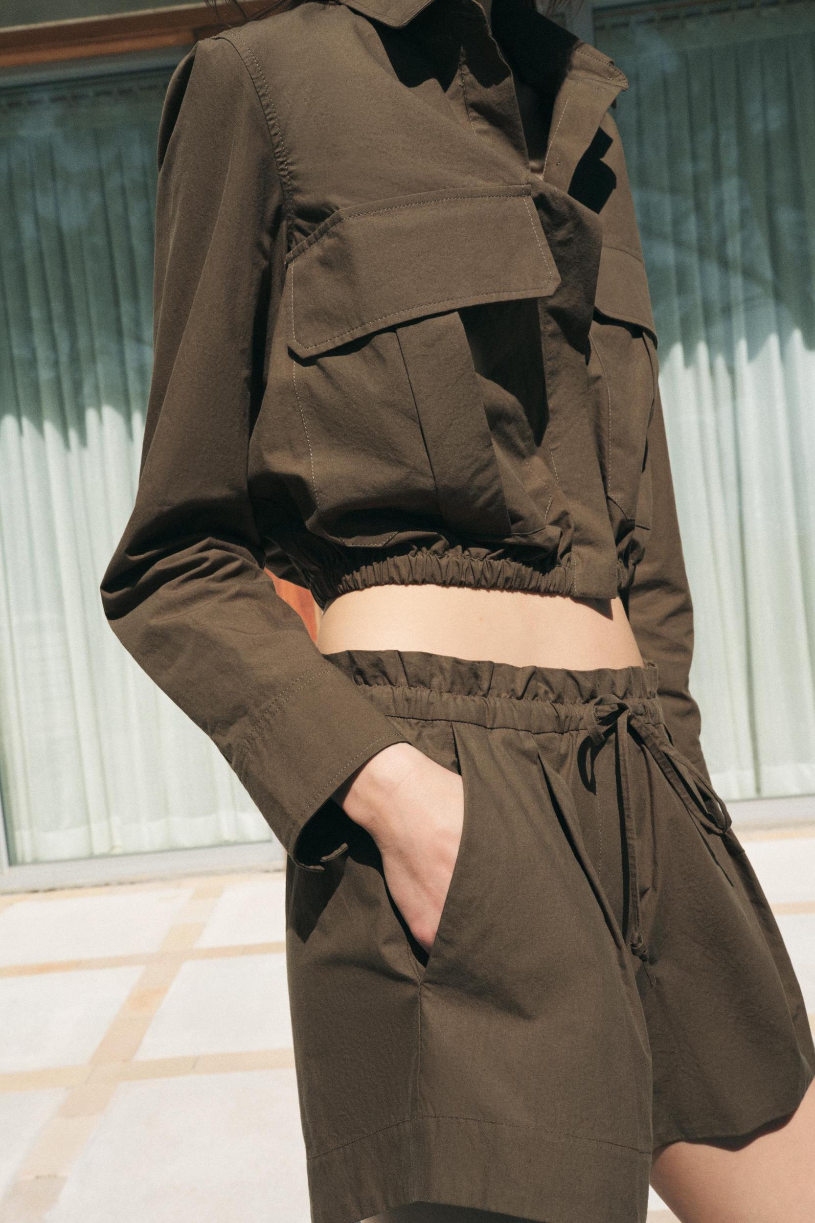 CROPPED SHIRT WITH POCKETS ZW COLLECTION Product Image