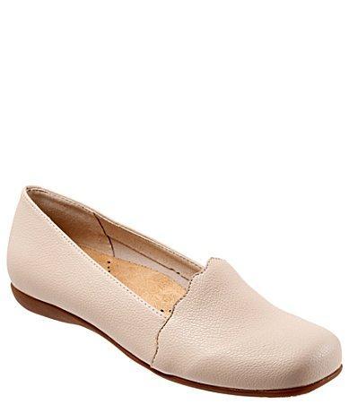 Trotters Sage Patent Scalloped Detail Slip Product Image