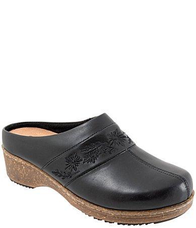 SoftWalk Arvada Leather Clogs Product Image