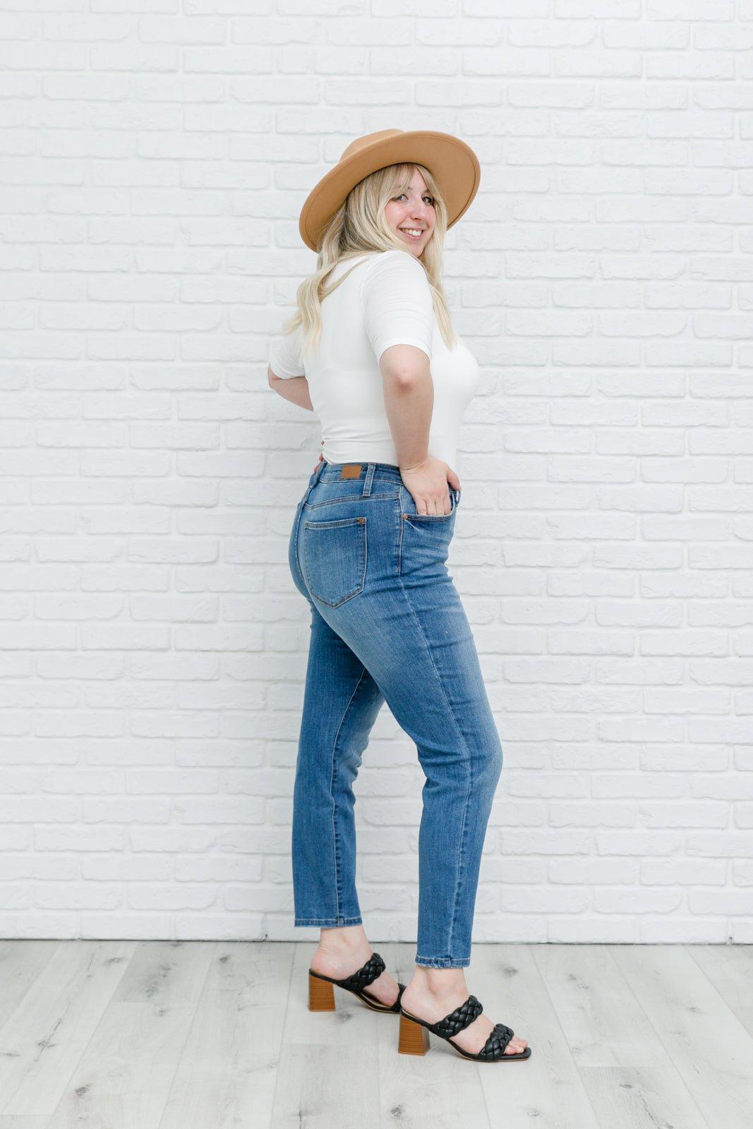 High Waist Slim Fit Jeans (Online Exclusive) Product Image