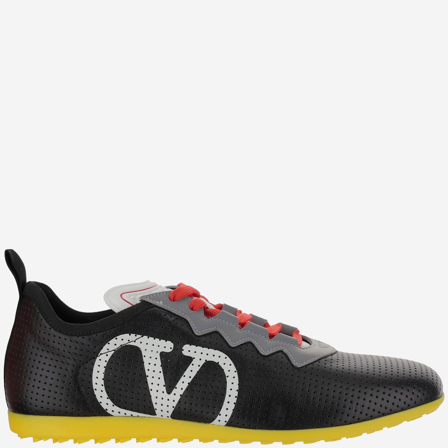 VALENTINO GARAVANI Chromathon Sneaker In Perforated Nappa In Black/grey/optic White Product Image