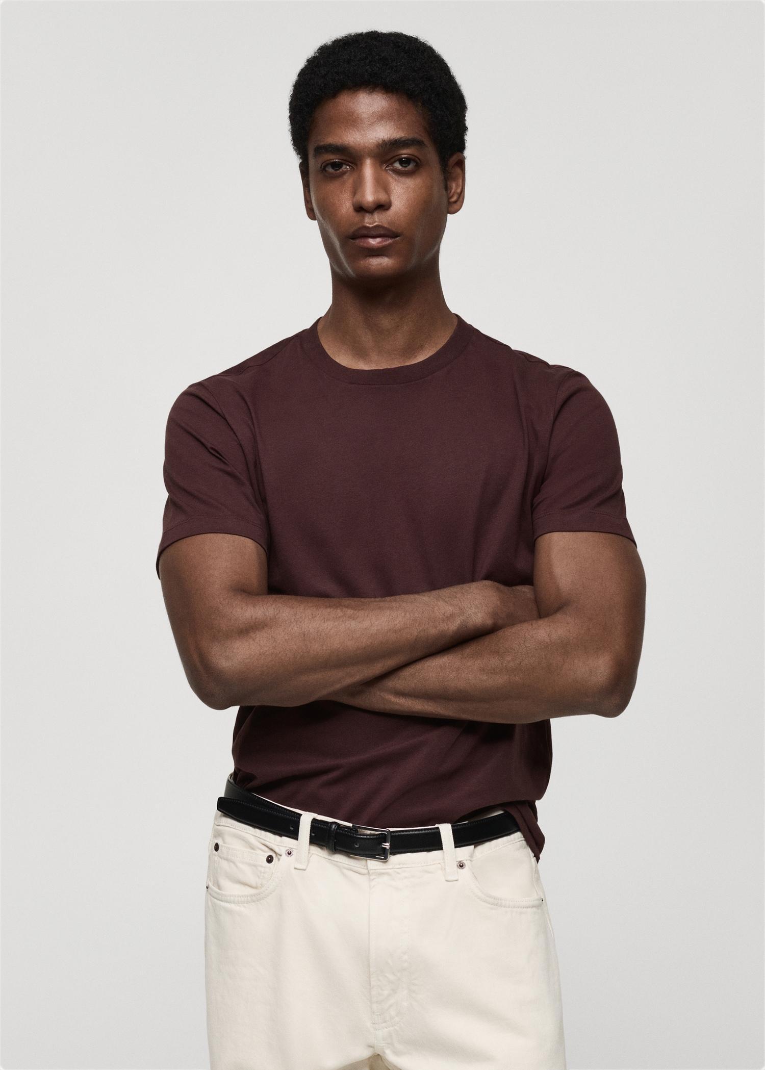 100% cotton slim-fit t-shirt - Men | MANGO USA Product Image