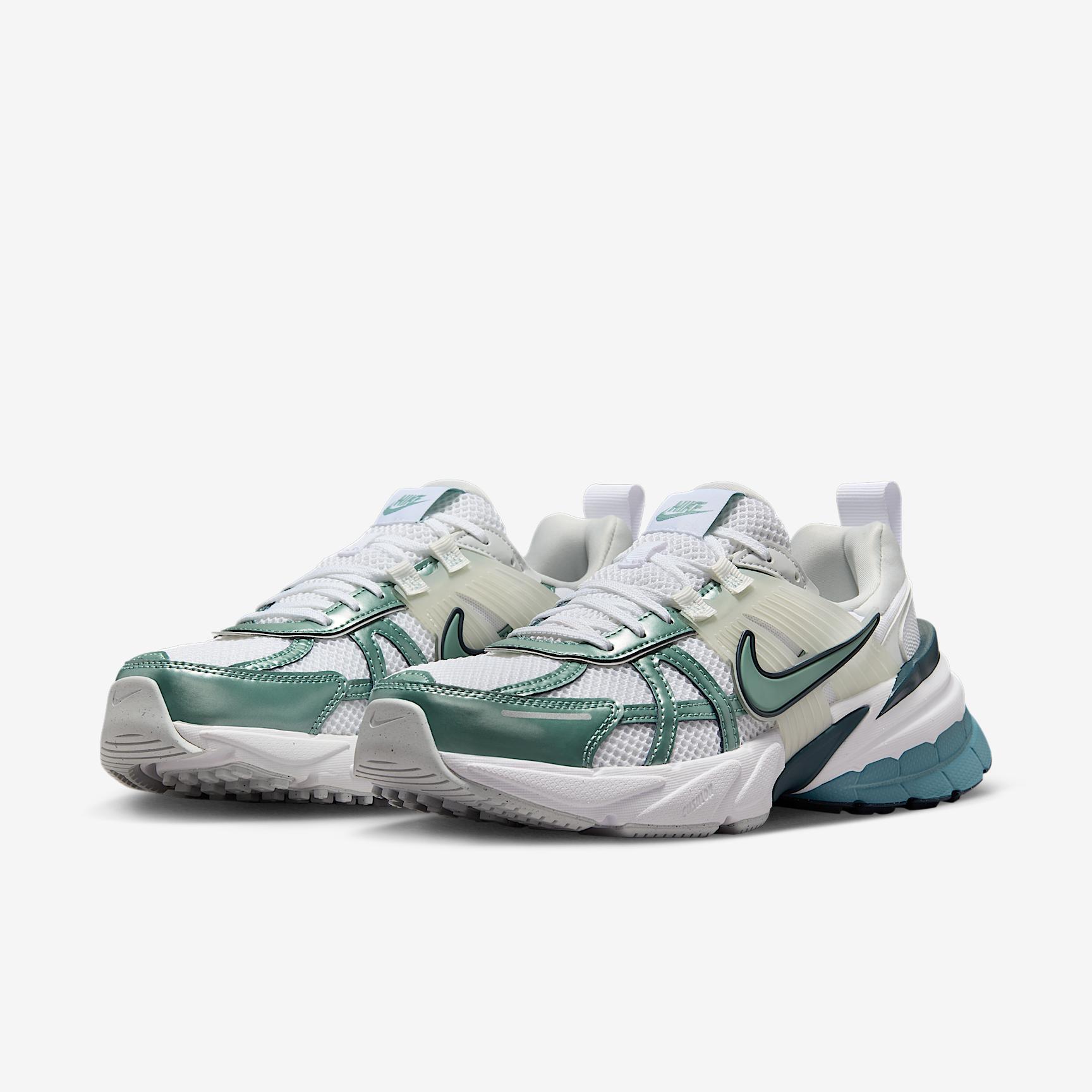 Nike Women's V2K Run Shoes Product Image