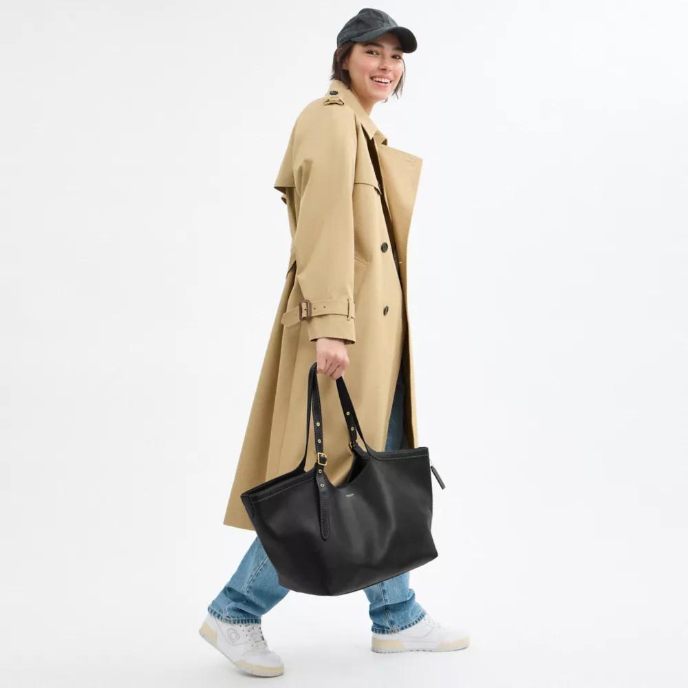 Gramercy Tote Product Image