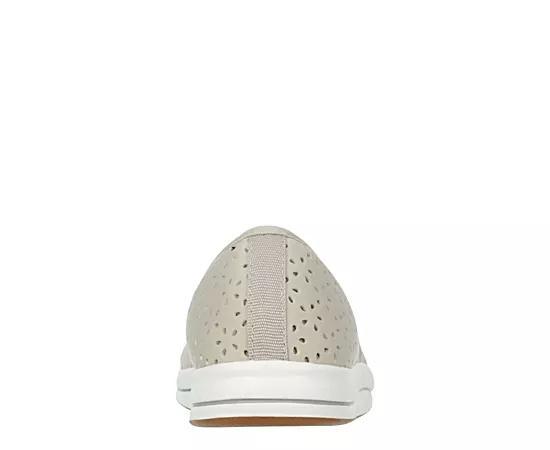 Clarks® Cloudsteppers Breeze Emily Women's Slip-On Shoes, Size: 8.5, Light Brown Product Image