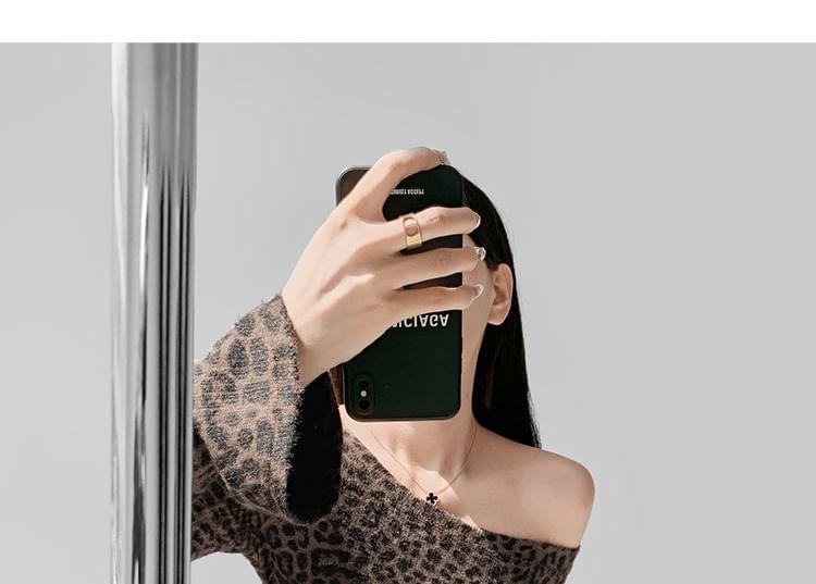 Long-Sleeve Off-Shoulder Leopard Ribbed Knit Top Product Image