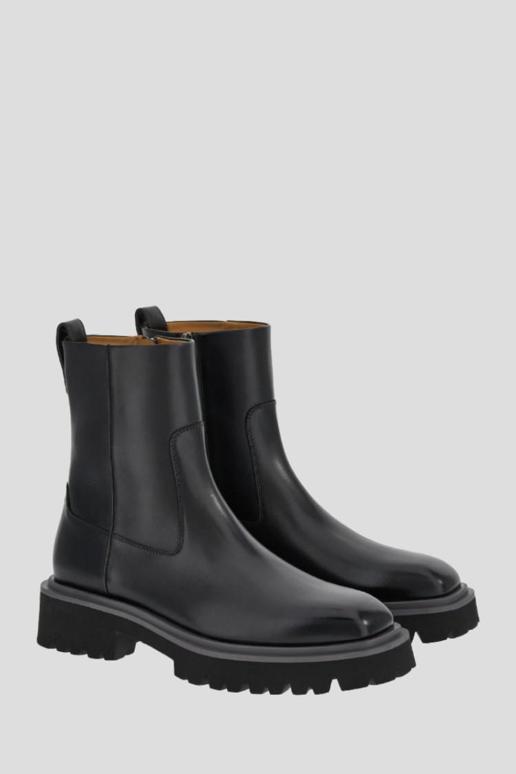 FERRAGAMO Leather Ankle Boots In Black Product Image
