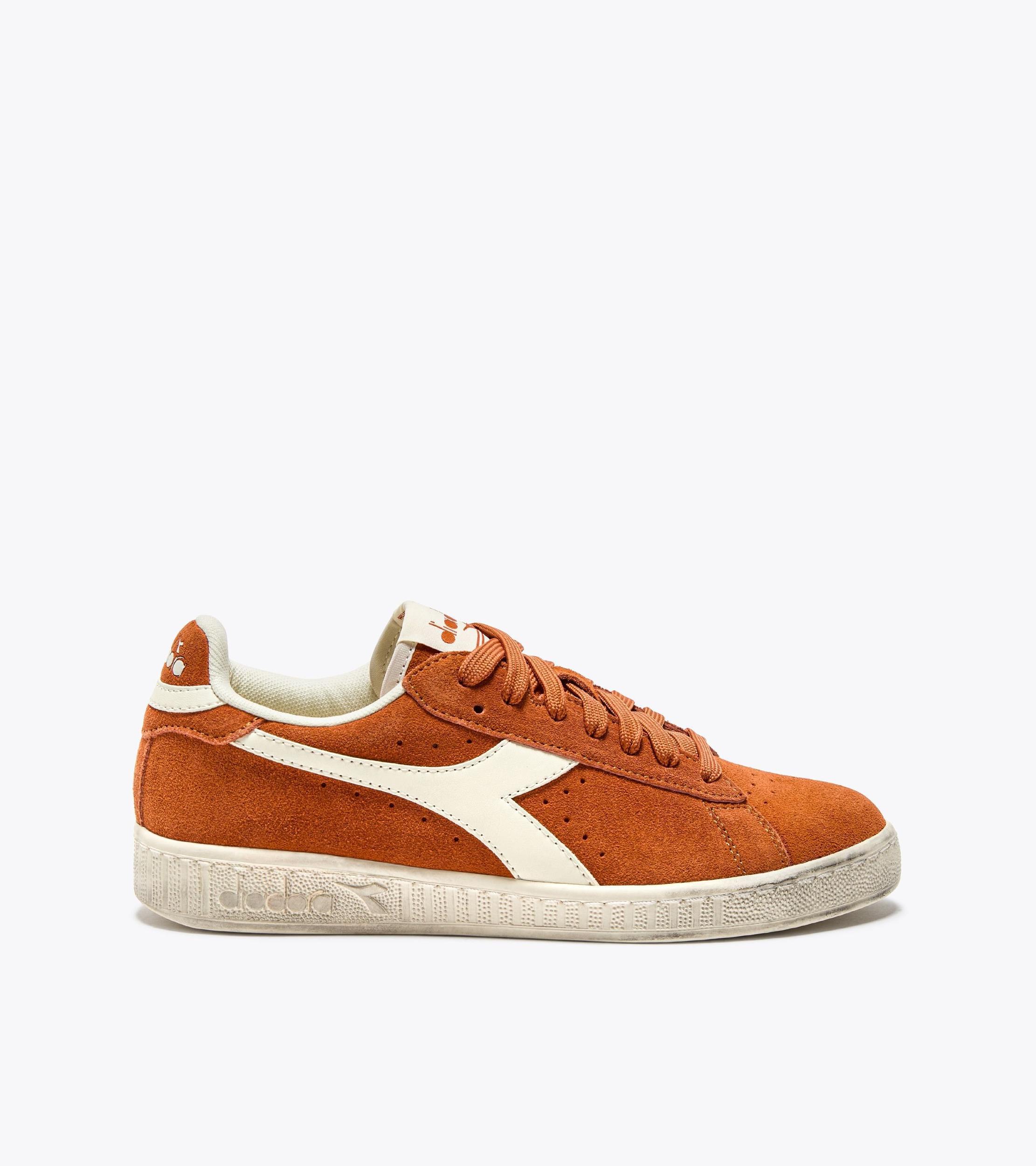 GAME L LOW SUEDE WAXED Product Image