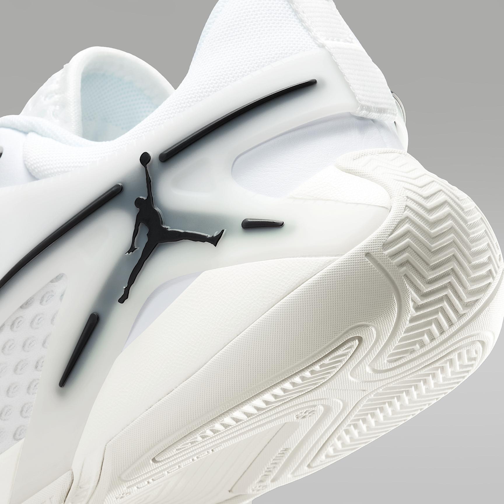 Women's Jordan Heir Series "Triple White" Basketball Shoes Product Image