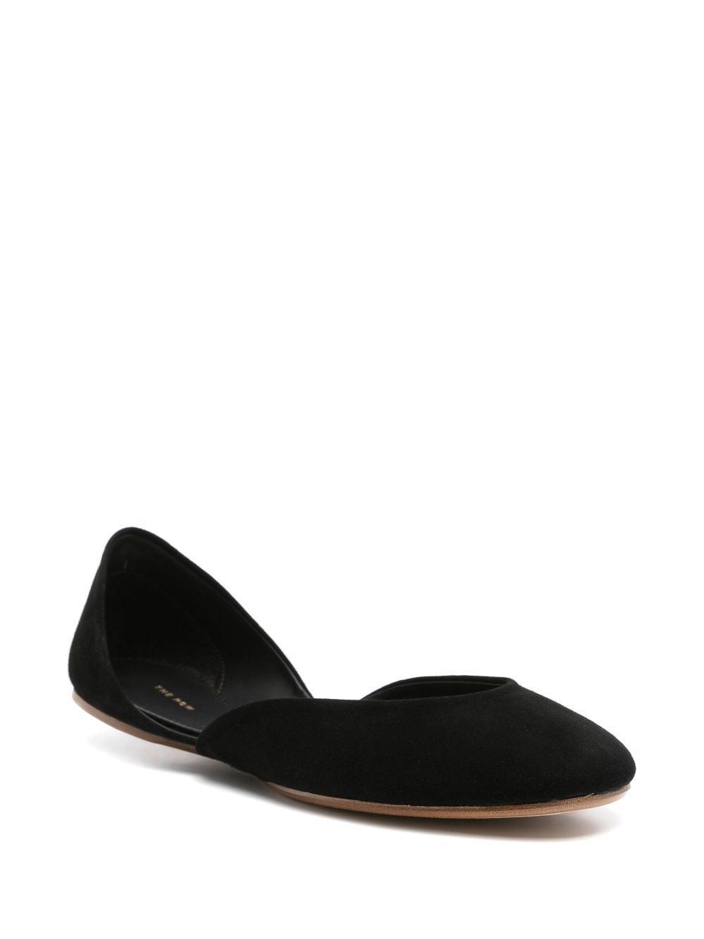 Round Toe Flat Shoes In Black Product Image