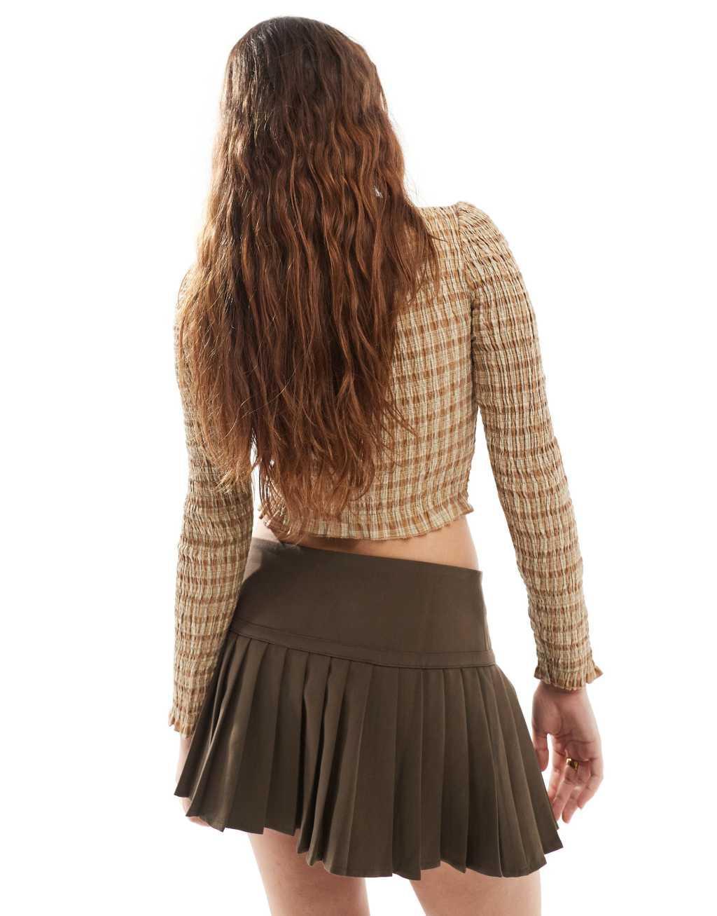 Daisy Street long sleeve shirred top in camel plaid Product Image