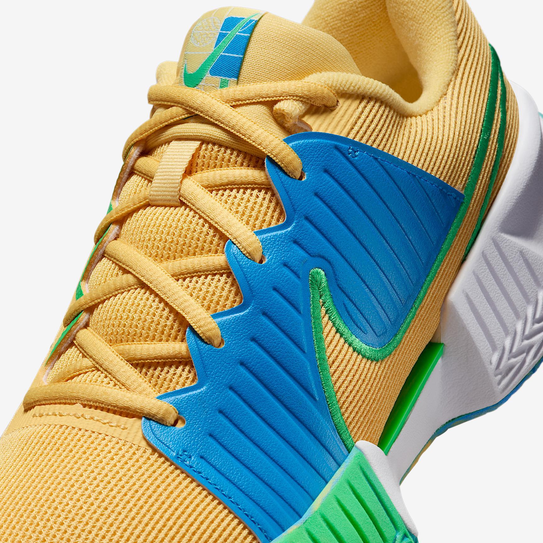 Nike Women's Zoom Challenge Pickleball Shoes Product Image