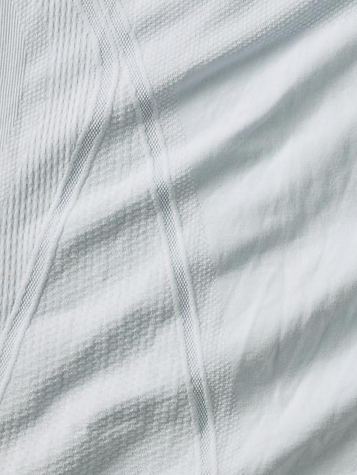 Momentum Seamless Tank Product Image