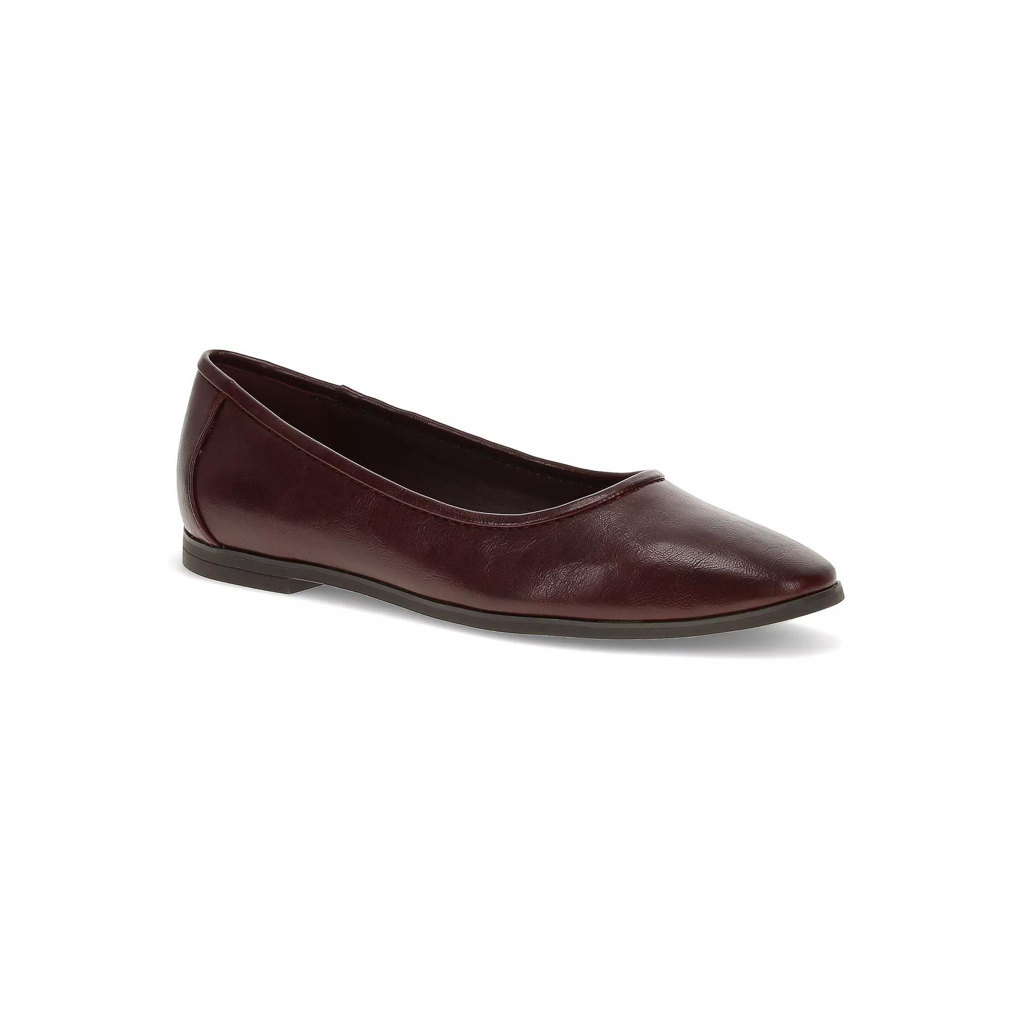 Baretraps Tania Womens Casual Flats Product Image