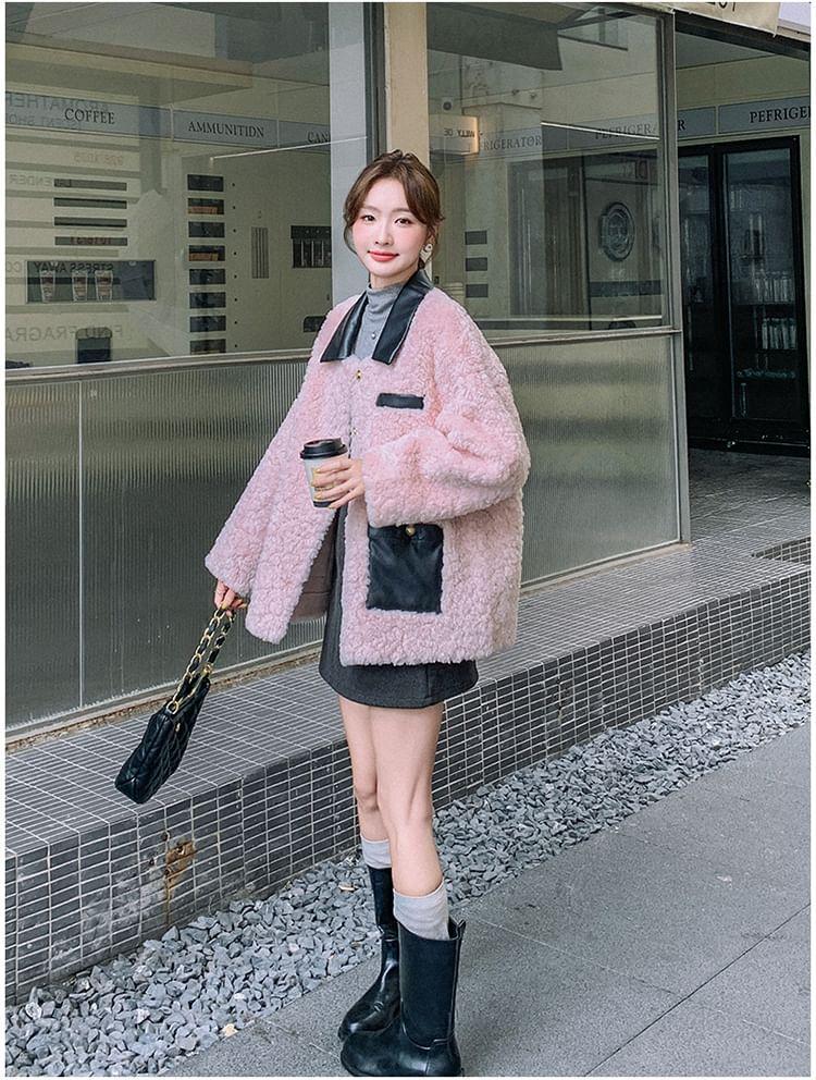 Plain Contrast Trim Faux Leather Panel Faux Shearling Single-Breasted Jacket Product Image