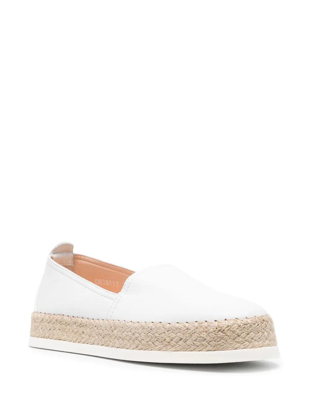AGL ATTILIO GIUSTI LEOMBRUNI Rope Flat Leather Espadrilles In Weiss Product Image