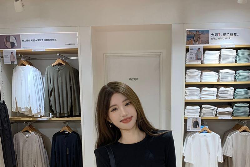 Long-Sleeve Round Neck Plain Crop Tee / High Rise Wide Leg Pants Product Image
