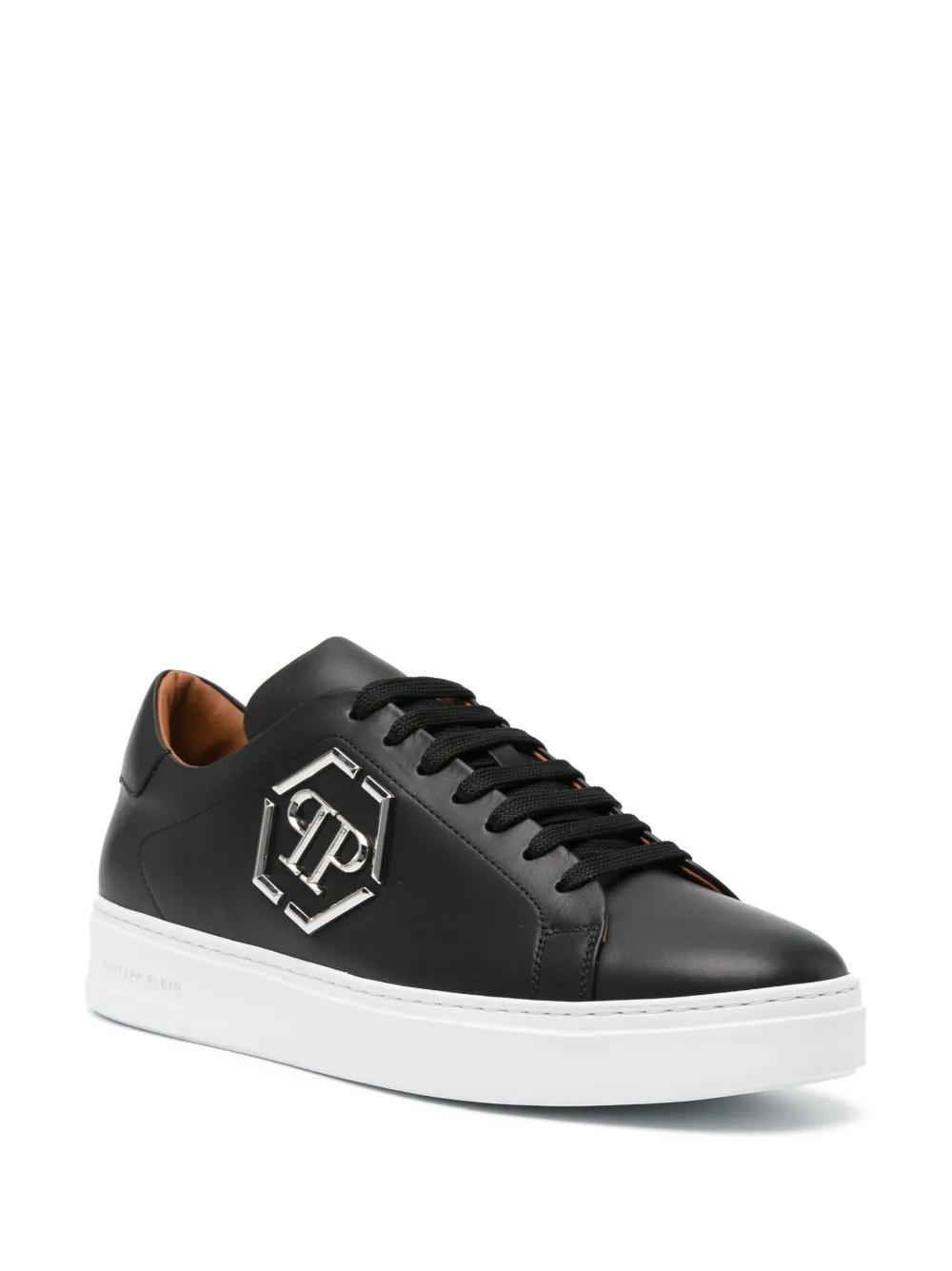 logo-plaque leather sneakers Product Image