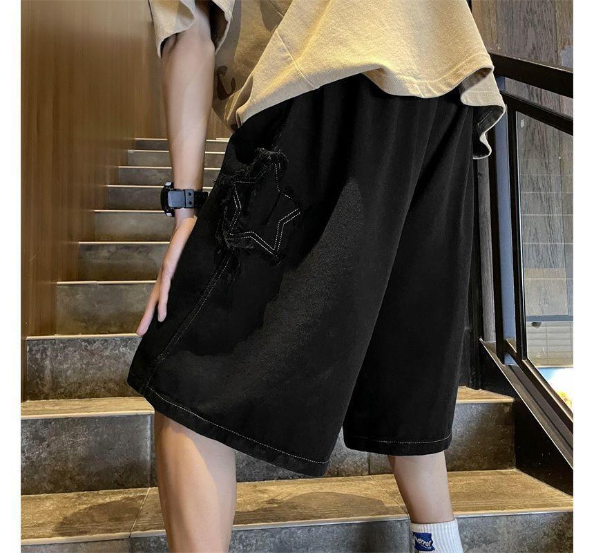 Low Rise Contrast Stitched Denim Shorts Product Image