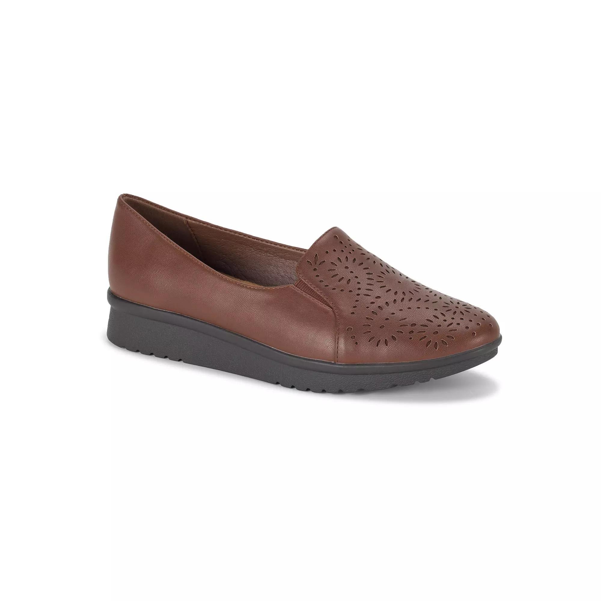 Baretraps Amry Womens Slip-On Loafers Product Image