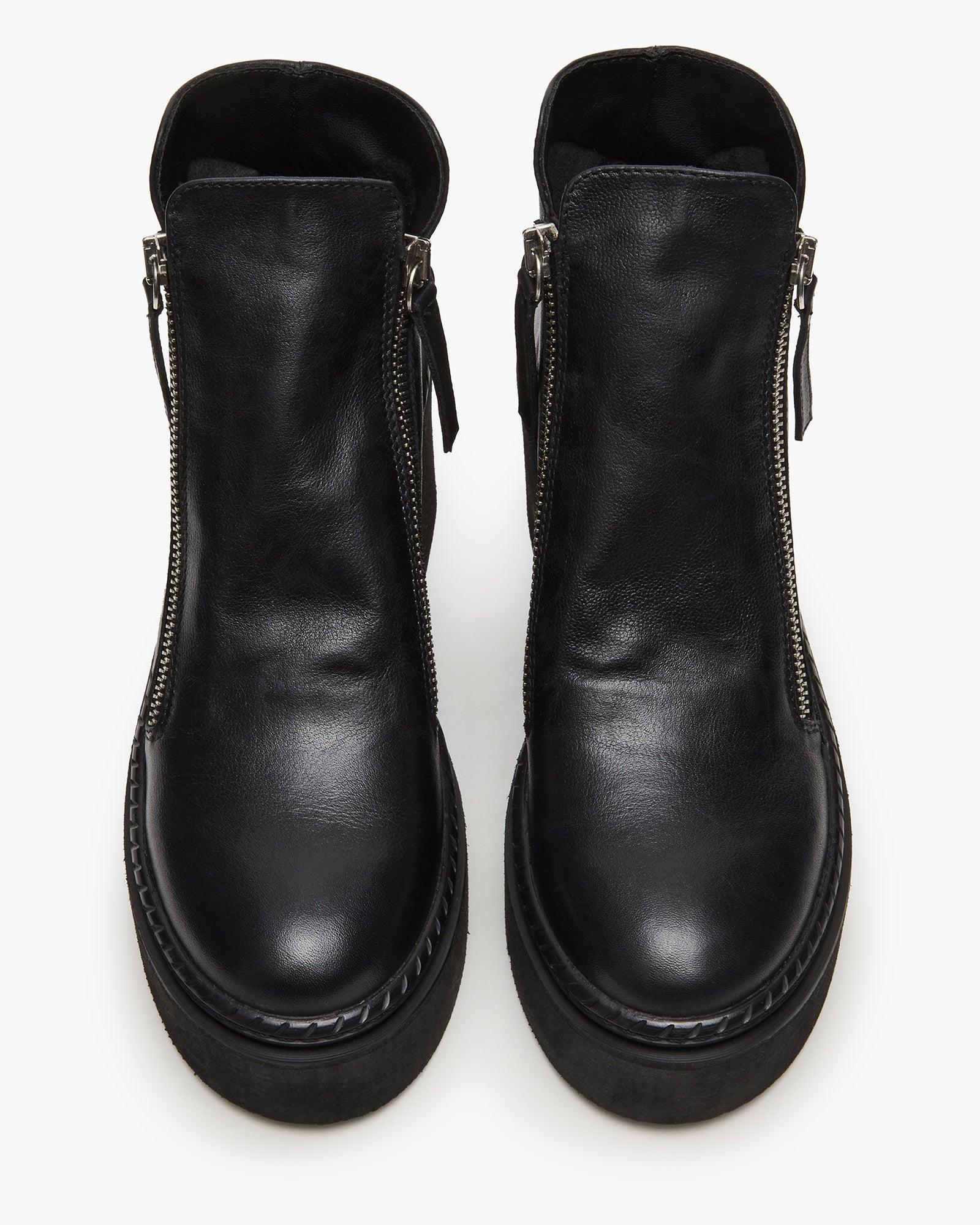 DRIFT BLACK LEATHER Female Product Image