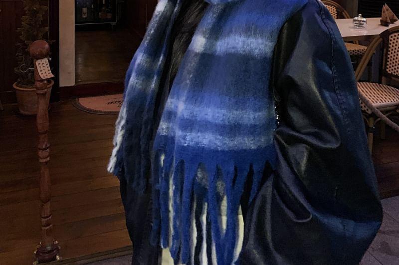 Plaid Fringed Scarf Product Image