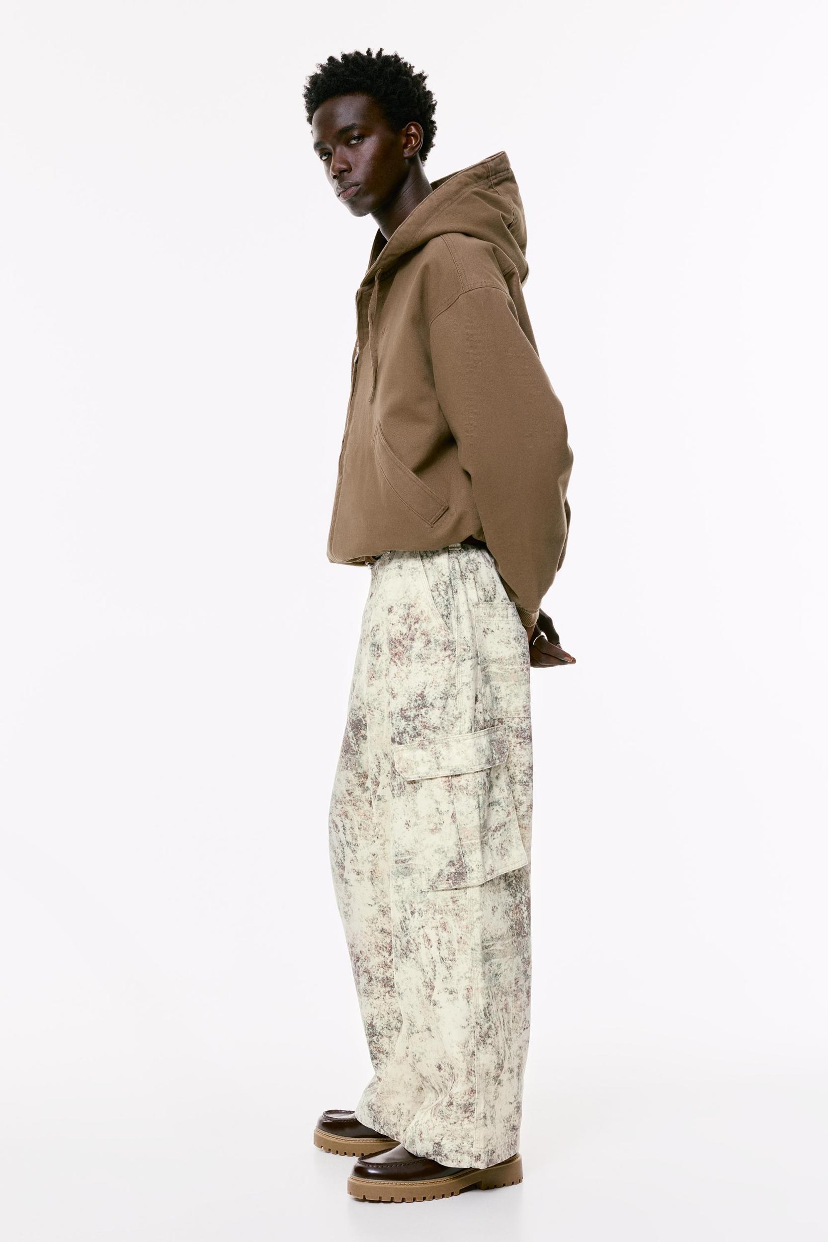 Baggy cargo trousers Product Image