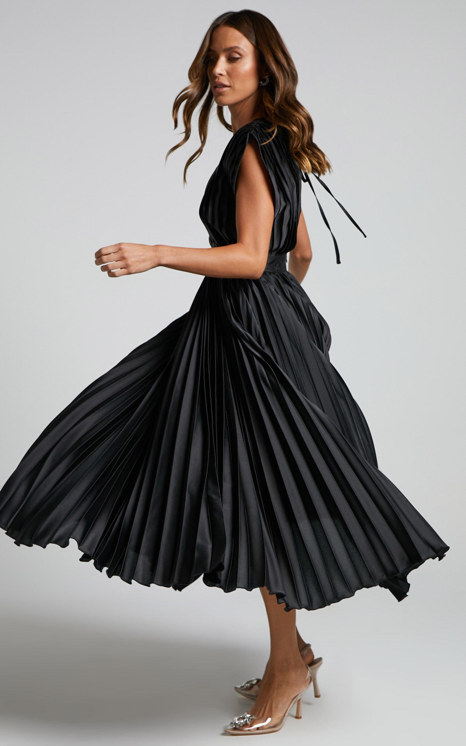 Della Midi Dress - Plunge Neck Short Sleeve Pleated Dress in Black Product Image