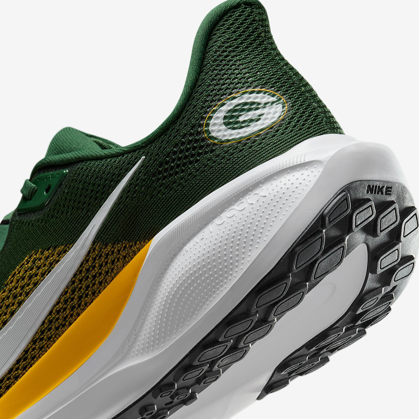 Green Bay Packers Pegasus 41 Men's Nike NFL Road Running Shoes Product Image