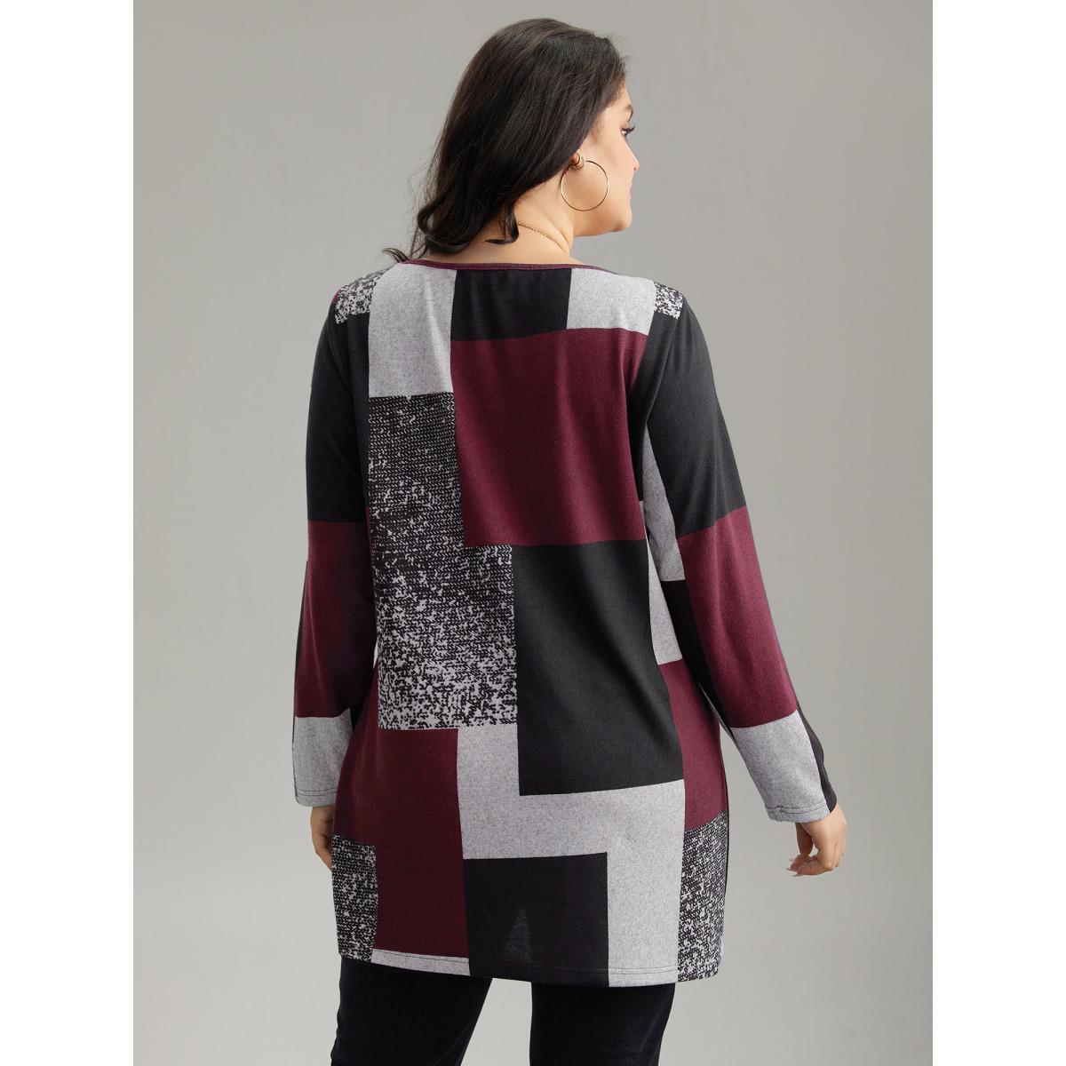 Plus Size Colorblock Contrast Round Neck T-shirt Burgundy Women Elegant Contrast Colorblock Boat Neck Dailywear T-shirts BloomChic 26/4X Product Image