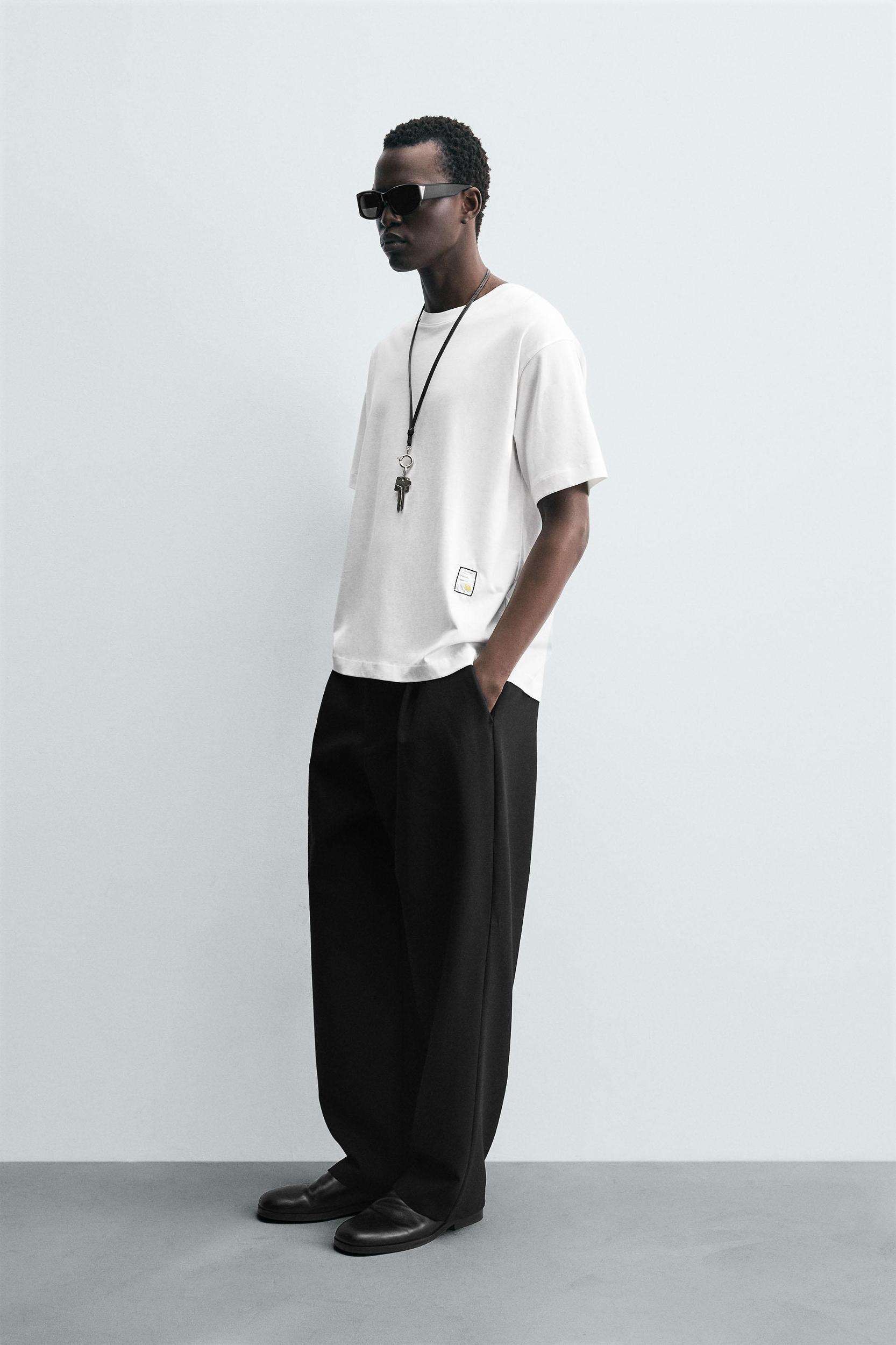 CONTRAST PATCH T-SHIRT Product Image
