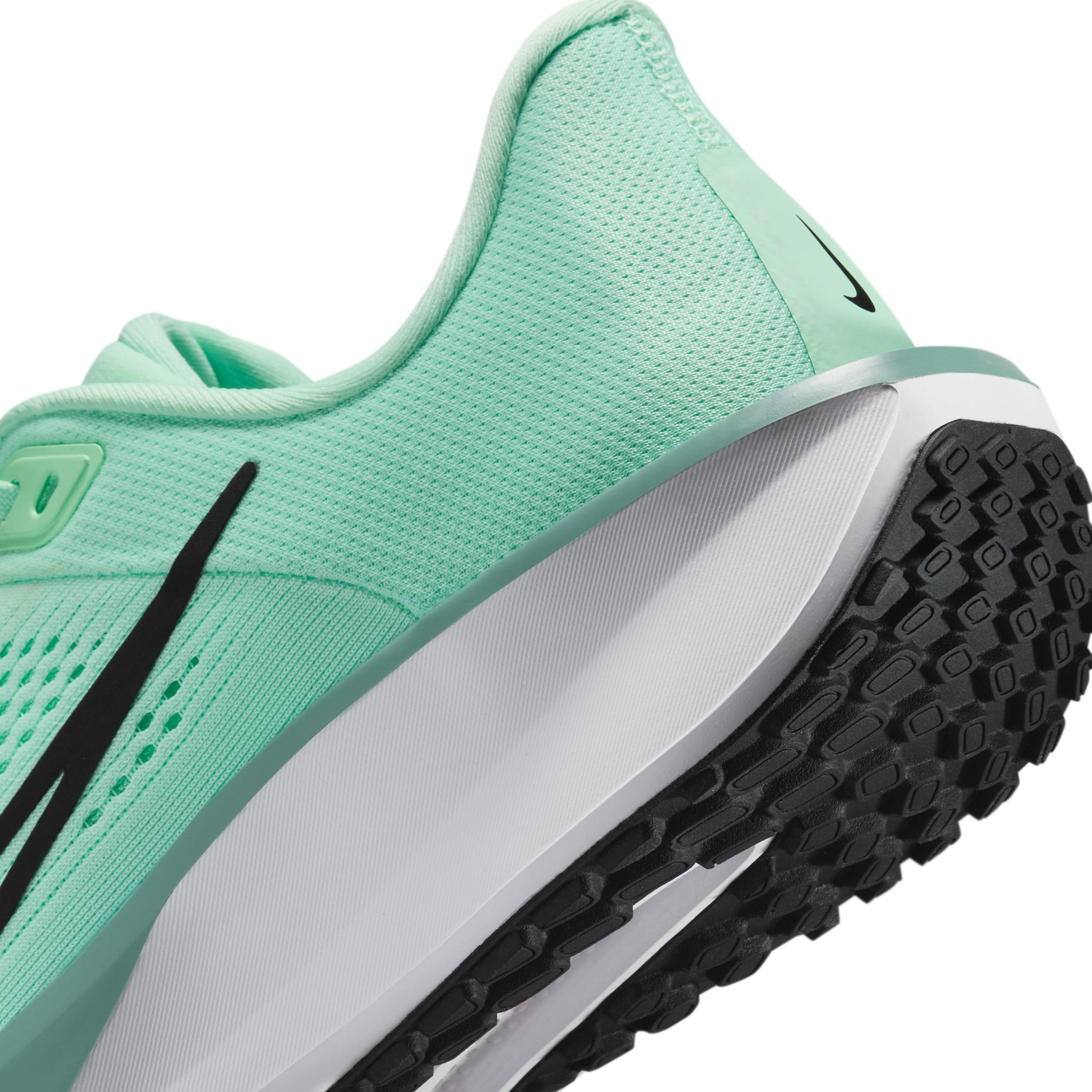 Nike Quest 6 Women's Road Running Shoes Product Image