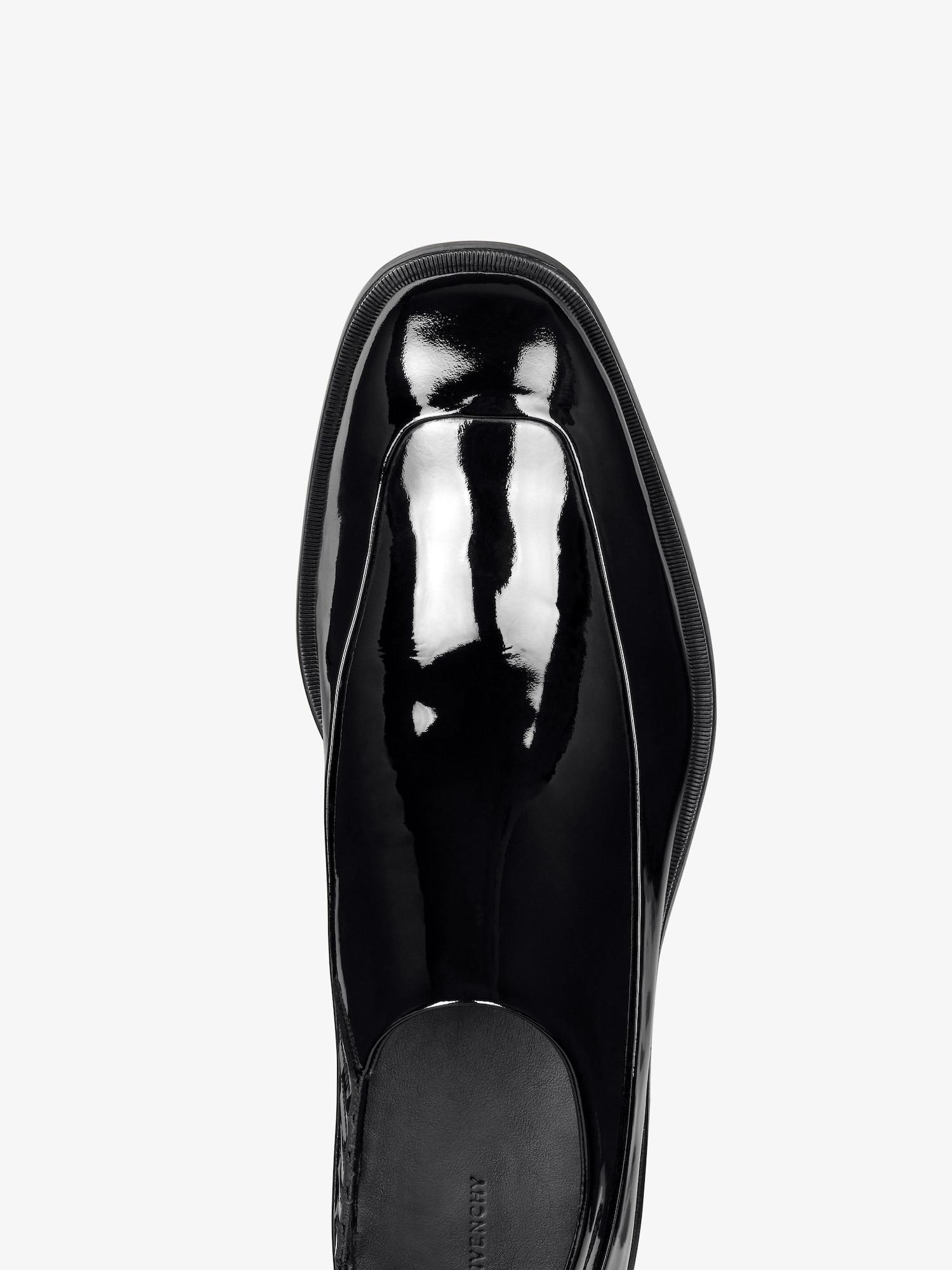 Squared derbies in patent leather Product Image